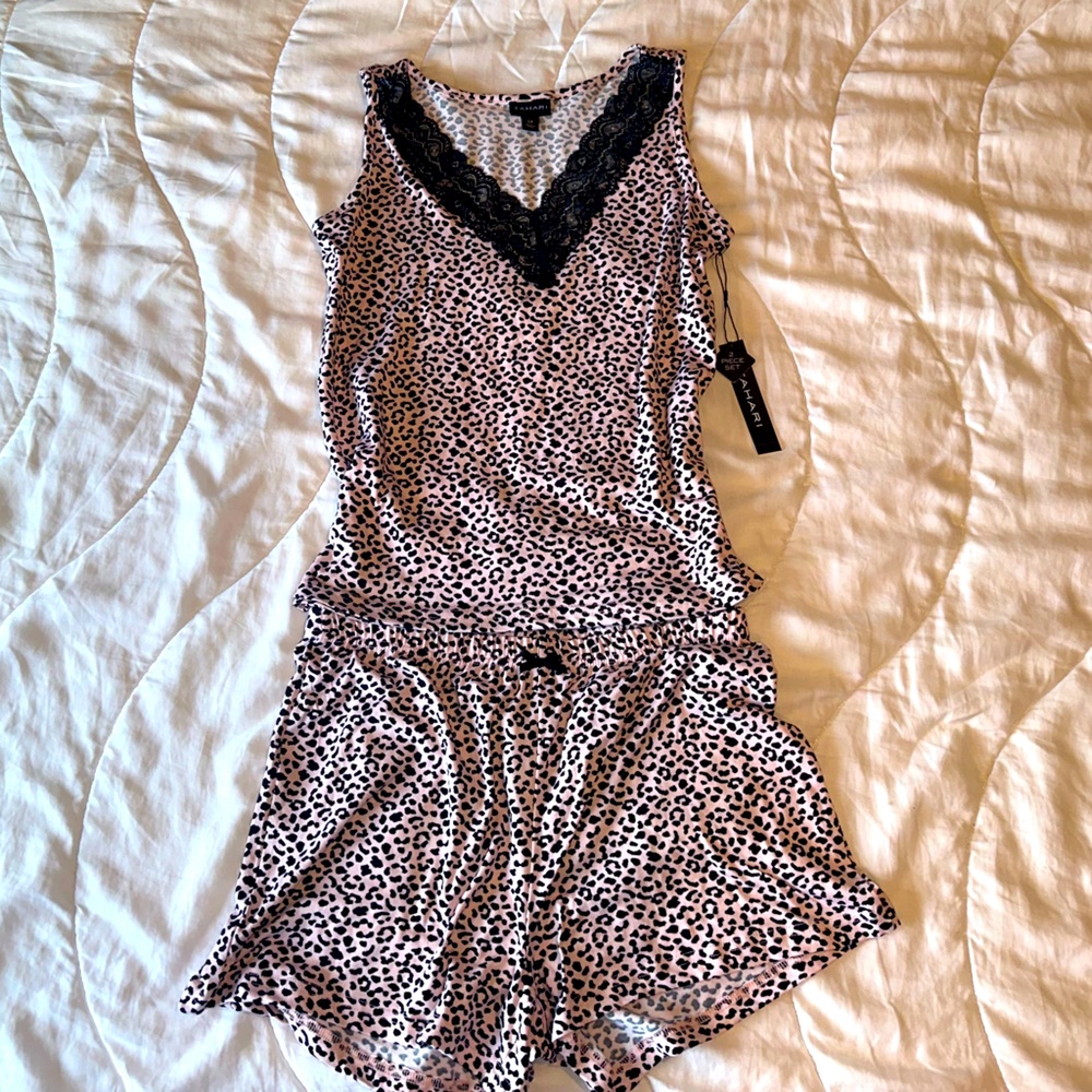 Tahari Cami & Shorts Pajama Set - Small - Pink/Black Leopard